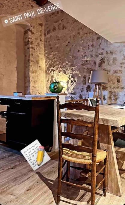 Loft En Plein Coeur Du Village Saint-Paul-de-Vence Luaran gambar